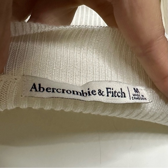 Abercrombie & Fitch Elegant Off-Shoulder Long Sleeve Cream Sweater - Picture 4 of 5